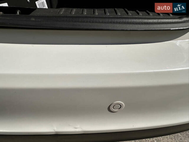 Белый Форд Фокус, объемом двигателя 2 л и пробегом 187 тыс. км за 8999 $, фото 21 на Automoto.ua