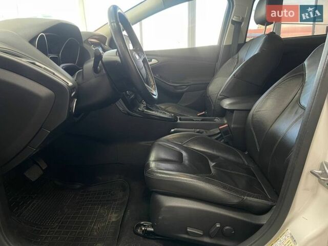 Білий Форд Фокус, об'ємом двигуна 2 л та пробігом 200 тис. км за 7990 $, фото 21 на Automoto.ua