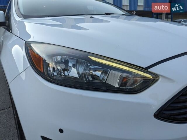 Білий Форд Фокус, об'ємом двигуна 1 л та пробігом 90 тис. км за 7300 $, фото 2 на Automoto.ua