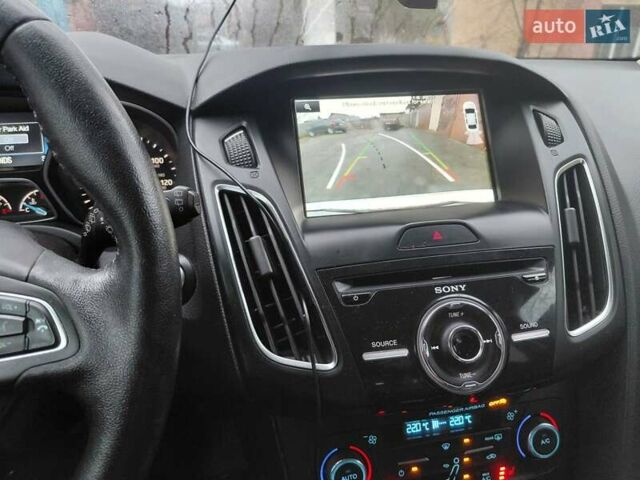 Белый Форд Фокус, объемом двигателя 2 л и пробегом 270 тыс. км за 8300 $, фото 3 на Automoto.ua