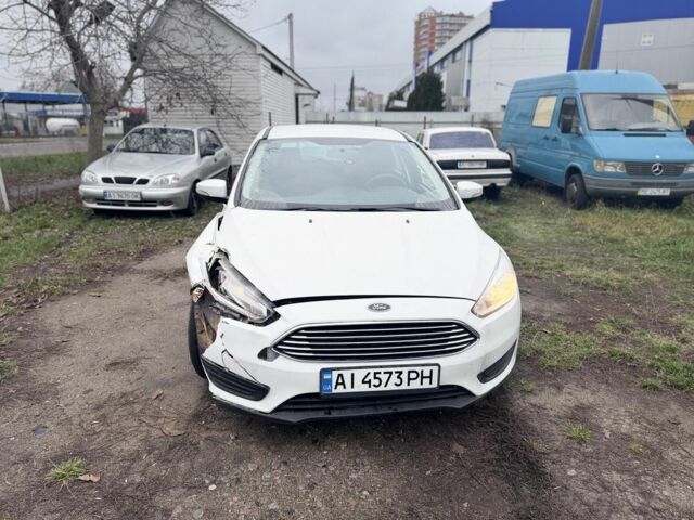 Белый Форд Фокус, объемом двигателя 2 л и пробегом 160 тыс. км за 3200 $, фото 2 на Automoto.ua