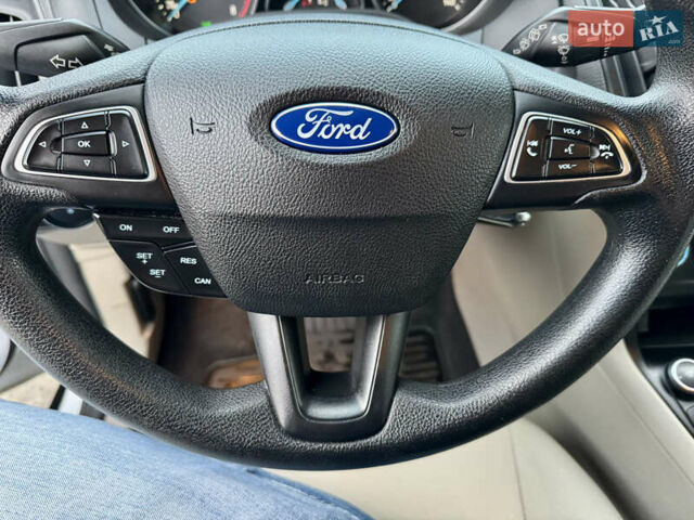 Белый Форд Фокус, объемом двигателя 2 л и пробегом 78 тыс. км за 9250 $, фото 21 на Automoto.ua