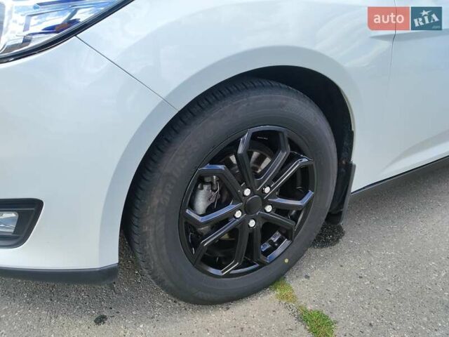 Белый Форд Фокус, объемом двигателя 1 л и пробегом 69 тыс. км за 8399 $, фото 12 на Automoto.ua