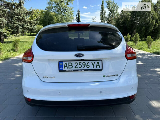 Белый Форд Фокус, объемом двигателя 0 л и пробегом 70 тыс. км за 7250 $, фото 18 на Automoto.ua