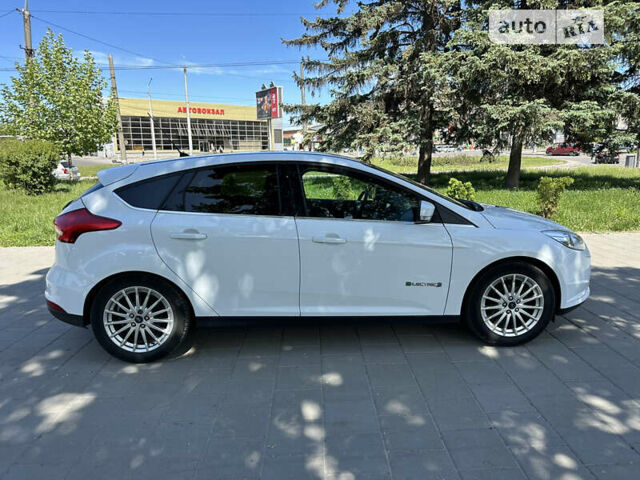 Белый Форд Фокус, объемом двигателя 0 л и пробегом 70 тыс. км за 7250 $, фото 15 на Automoto.ua