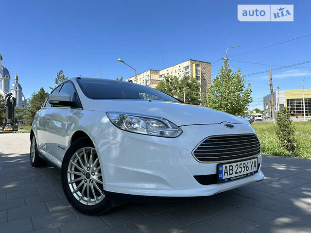 Белый Форд Фокус, объемом двигателя 0 л и пробегом 70 тыс. км за 7250 $, фото 2 на Automoto.ua