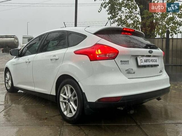 Белый Форд Фокус, объемом двигателя 2 л и пробегом 253 тыс. км за 7490 $, фото 6 на Automoto.ua