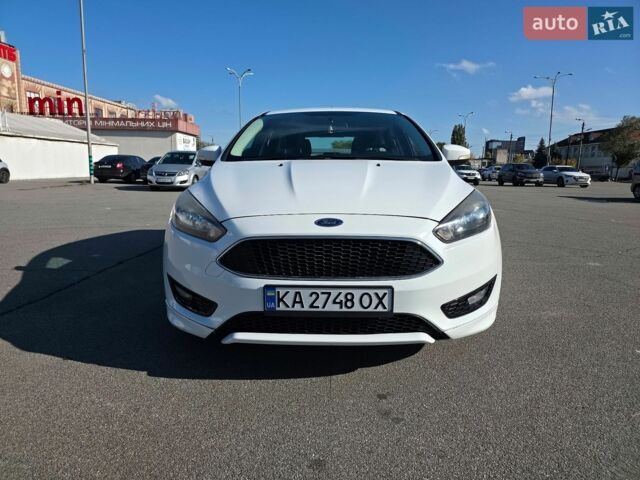 Білий Форд Фокус, об'ємом двигуна 2 л та пробігом 156 тис. км за 8300 $, фото 1 на Automoto.ua