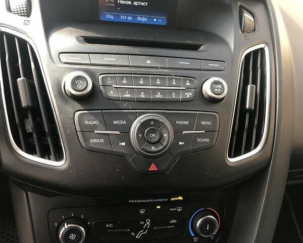 Білий Форд Фокус, об'ємом двигуна 2 л та пробігом 168 тис. км за 8500 $, фото 5 на Automoto.ua