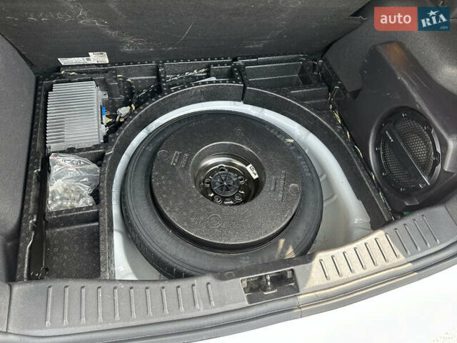 Белый Форд Фокус, объемом двигателя 2 л и пробегом 130 тыс. км за 11200 $, фото 7 на Automoto.ua