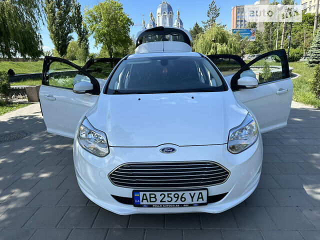 Белый Форд Фокус, объемом двигателя 0 л и пробегом 70 тыс. км за 7250 $, фото 58 на Automoto.ua