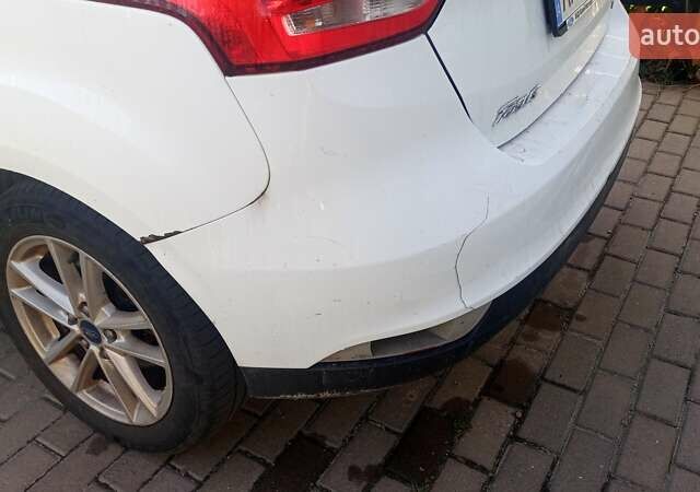 Білий Форд Фокус, об'ємом двигуна 1 л та пробігом 115 тис. км за 8000 $, фото 7 на Automoto.ua