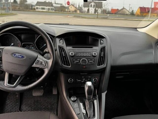 Белый Форд Фокус, объемом двигателя 2 л и пробегом 113 тыс. км за 7000 $, фото 8 на Automoto.ua