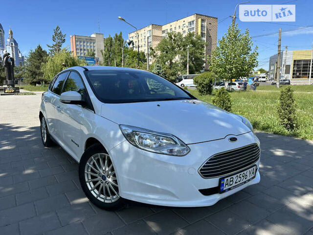 Белый Форд Фокус, объемом двигателя 0 л и пробегом 70 тыс. км за 7250 $, фото 1 на Automoto.ua