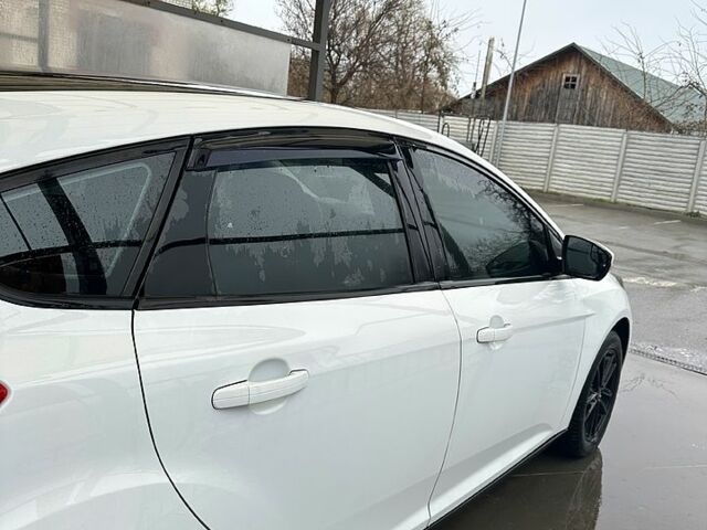 Белый Форд Фокус, объемом двигателя 2 л и пробегом 169 тыс. км за 7500 $, фото 3 на Automoto.ua