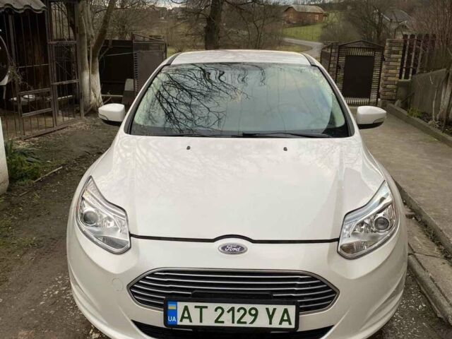 Білий Форд Фокус, об'ємом двигуна 0 л та пробігом 84 тис. км за 9500 $, фото 1 на Automoto.ua