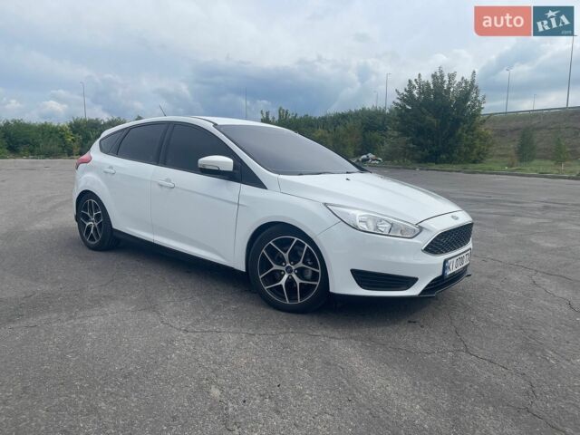 Белый Форд Фокус, объемом двигателя 2 л и пробегом 160 тыс. км за 6500 $, фото 7 на Automoto.ua