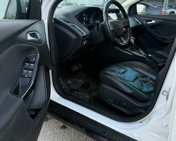 Білий Форд Фокус, об'ємом двигуна 2 л та пробігом 199 тис. км за 8000 $, фото 7 на Automoto.ua