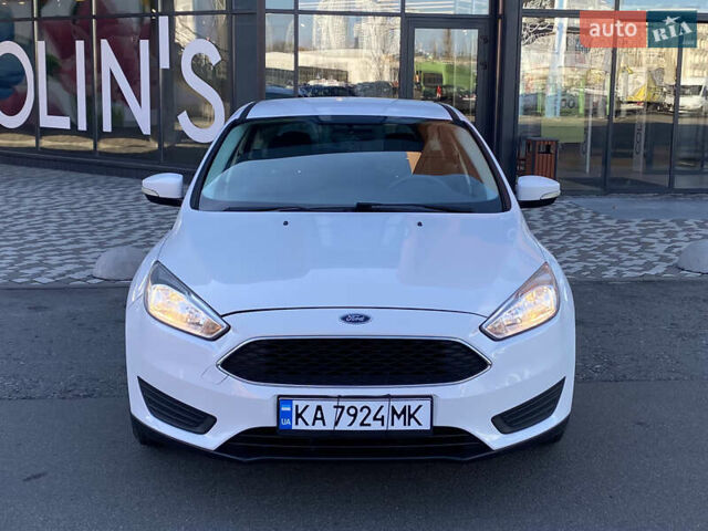 Білий Форд Фокус, об'ємом двигуна 2 л та пробігом 163 тис. км за 8300 $, фото 6 на Automoto.ua