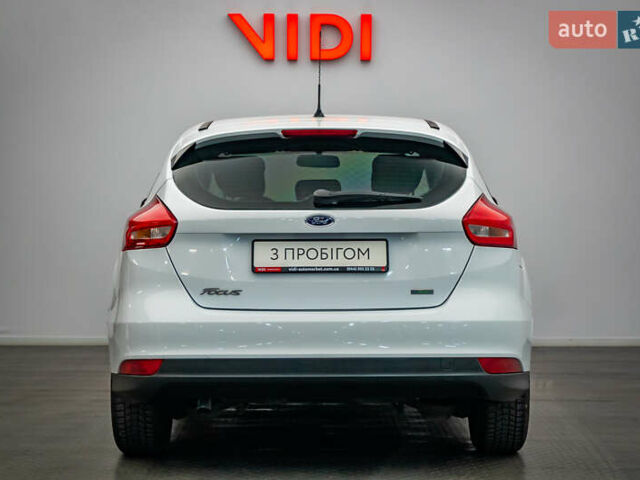 Білий Форд Фокус, об'ємом двигуна 1 л та пробігом 88 тис. км за 9788 $, фото 5 на Automoto.ua