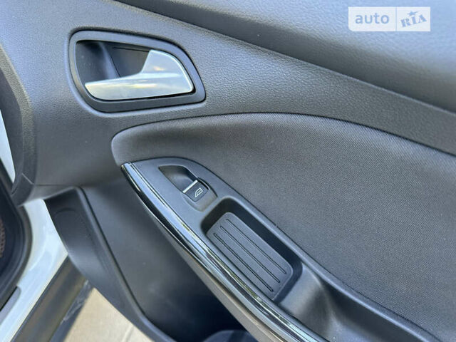 Белый Форд Фокус, объемом двигателя 0 л и пробегом 70 тыс. км за 7250 $, фото 53 на Automoto.ua