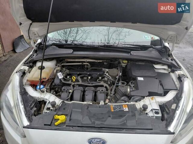 Белый Форд Фокус, объемом двигателя 2 л и пробегом 270 тыс. км за 8300 $, фото 21 на Automoto.ua