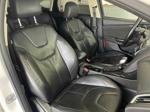 Білий Форд Фокус, об'ємом двигуна 2 л та пробігом 200 тис. км за 7690 $, фото 17 на Automoto.ua