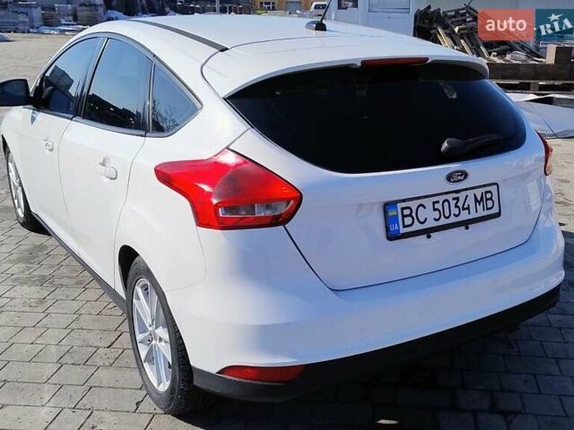 Белый Форд Фокус, объемом двигателя 2 л и пробегом 245 тыс. км за 6700 $, фото 4 на Automoto.ua