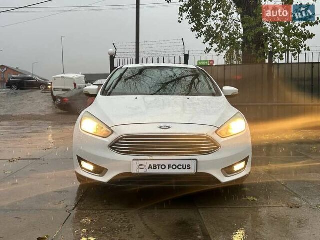 Белый Форд Фокус, объемом двигателя 2 л и пробегом 253 тыс. км за 7490 $, фото 1 на Automoto.ua