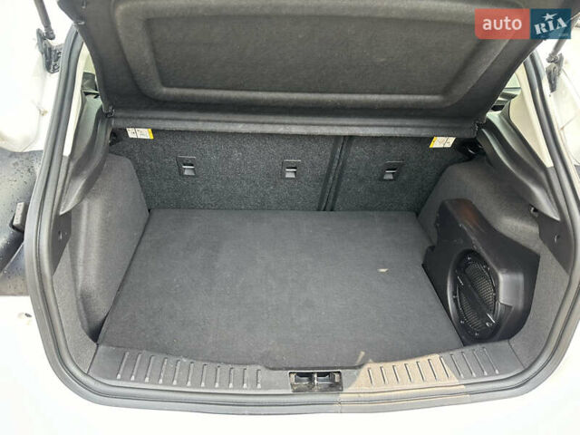 Форд Фокус 2015 в Киеве на Automoto.ua Белый Форд Фокус, объемом двигателя 2 л и пробегом 130 тыс. км за 11200 $, фото 8 на Automoto.ua