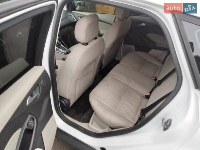 Белый Форд Фокус, объемом двигателя 0 л и пробегом 75 тыс. км за 6700 $, фото 3 на Automoto.ua