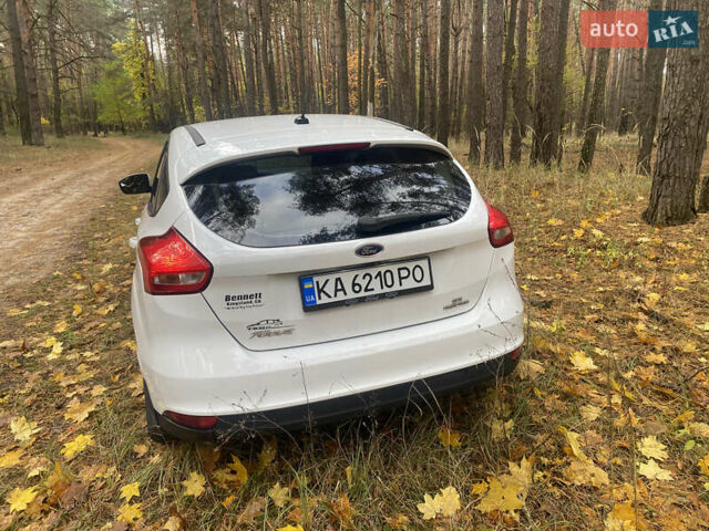 Белый Форд Фокус, объемом двигателя 2 л и пробегом 248 тыс. км за 7100 $, фото 15 на Automoto.ua