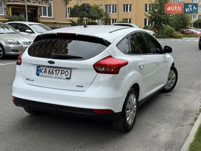 Белый Форд Фокус, объемом двигателя 1 л и пробегом 88 тыс. км за 9400 $, фото 16 на Automoto.ua
