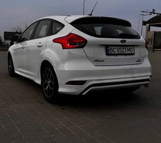 Белый Форд Фокус, объемом двигателя 2 л и пробегом 113 тыс. км за 7000 $, фото 5 на Automoto.ua