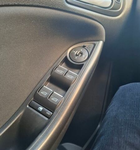 Белый Форд Фокус, объемом двигателя 1 л и пробегом 114 тыс. км за 6900 $, фото 17 на Automoto.ua