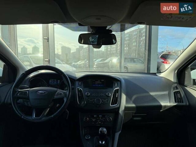 Белый Форд Фокус, объемом двигателя 1 л и пробегом 150 тыс. км за 8290 $, фото 12 на Automoto.ua