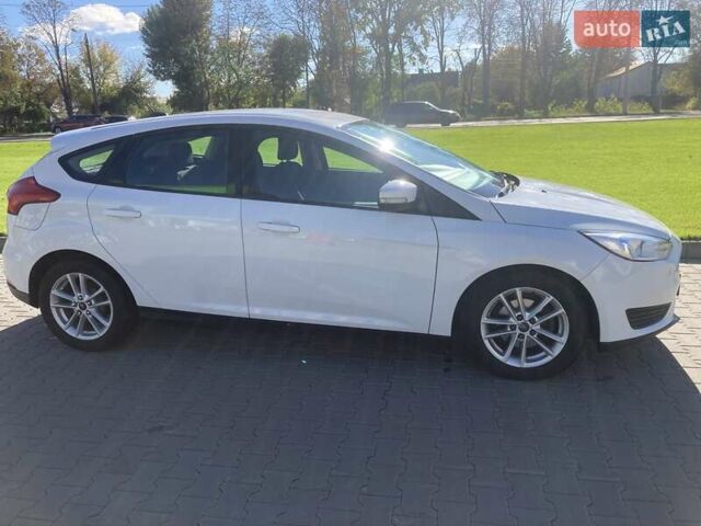 Белый Форд Фокус, объемом двигателя 2 л и пробегом 173 тыс. км за 8400 $, фото 2 на Automoto.ua