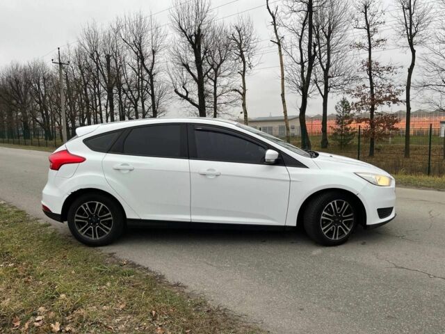 Білий Форд Фокус, об'ємом двигуна 1 л та пробігом 213 тис. км за 6200 $, фото 3 на Automoto.ua