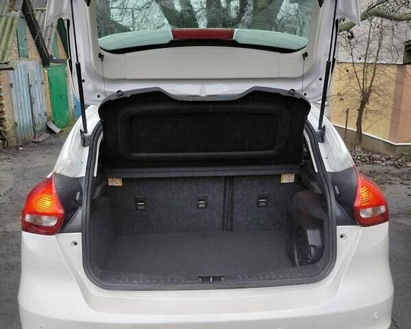 Белый Форд Фокус, объемом двигателя 2 л и пробегом 270 тыс. км за 8300 $, фото 26 на Automoto.ua