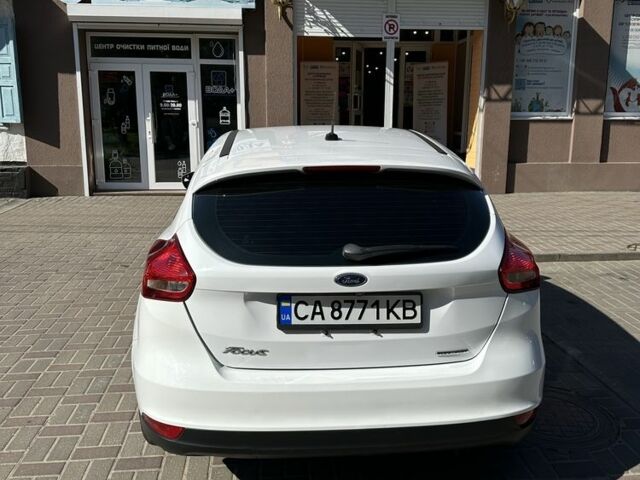 Білий Форд Фокус, об'ємом двигуна 2 л та пробігом 233 тис. км за 6000 $, фото 2 на Automoto.ua