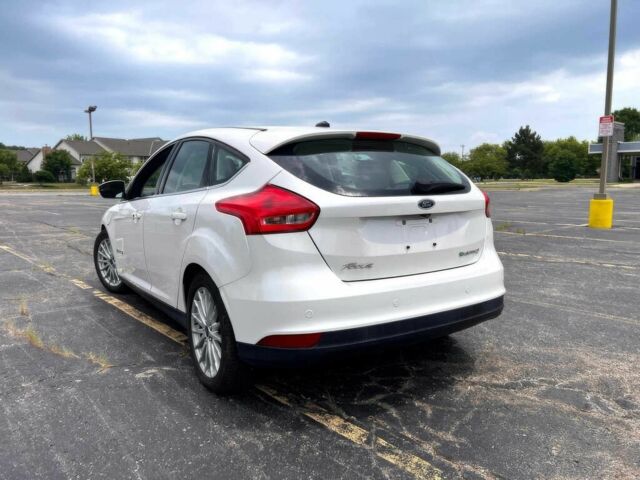 Белый Форд Фокус, объемом двигателя 0 л и пробегом 73 тыс. км за 5900 $, фото 3 на Automoto.ua