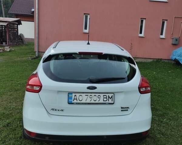 Белый Форд Фокус, объемом двигателя 1 л и пробегом 124 тыс. км за 8100 $, фото 2 на Automoto.ua