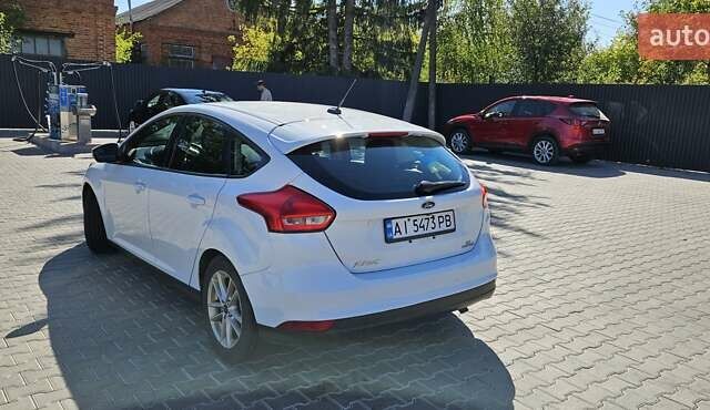 Белый Форд Фокус, объемом двигателя 2 л и пробегом 213 тыс. км за 8999 $, фото 3 на Automoto.ua