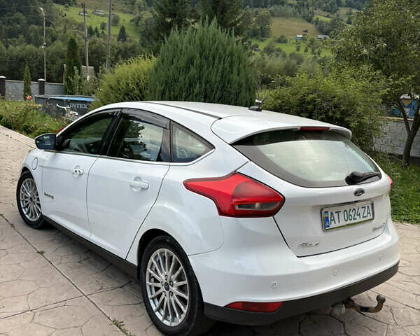 Белый Форд Фокус, объемом двигателя 0 л и пробегом 68 тыс. км за 10200 $, фото 3 на Automoto.ua