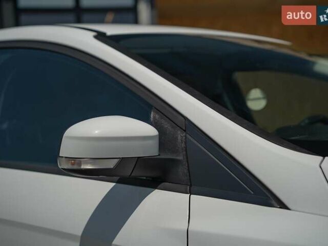 Белый Форд Фокус, объемом двигателя 1 л и пробегом 191 тыс. км за 8700 $, фото 14 на Automoto.ua