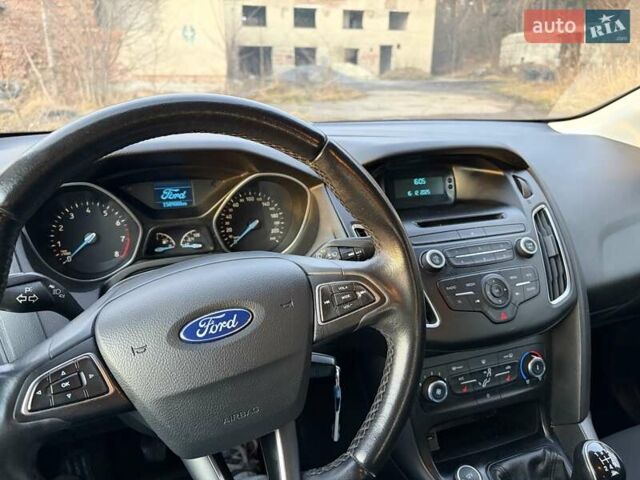 Белый Форд Фокус, объемом двигателя 1 л и пробегом 150 тыс. км за 7500 $, фото 14 на Automoto.ua