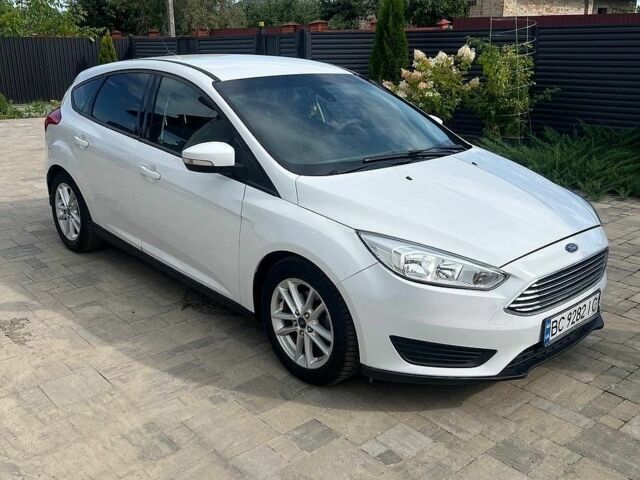 Білий Форд Фокус, об'ємом двигуна 2 л та пробігом 153 тис. км за 6500 $, фото 3 на Automoto.ua