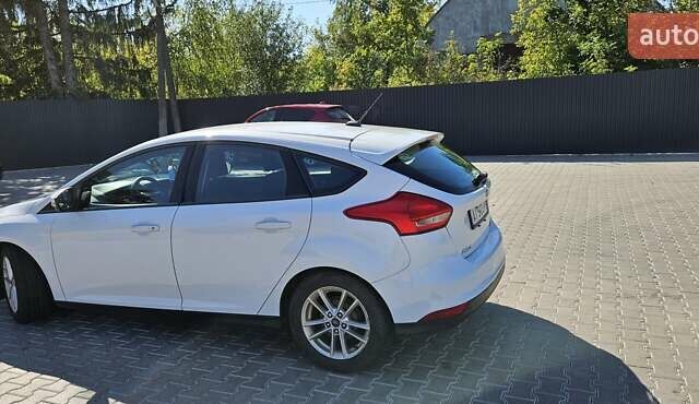 Белый Форд Фокус, объемом двигателя 2 л и пробегом 213 тыс. км за 8999 $, фото 2 на Automoto.ua