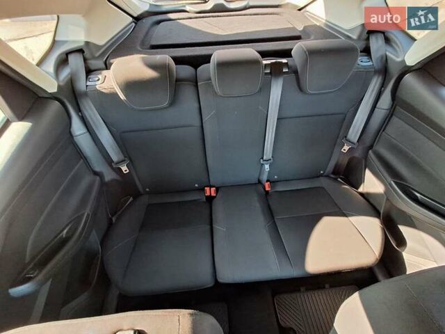 Білий Форд Фокус, об'ємом двигуна 1 л та пробігом 98 тис. км за 9600 $, фото 10 на Automoto.ua