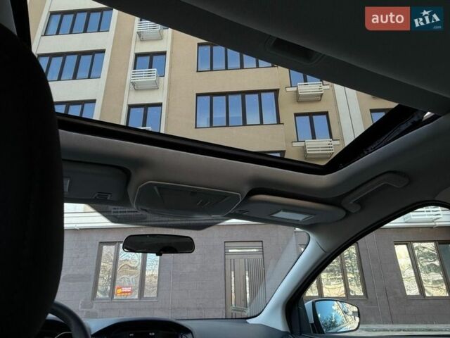 Белый Форд Фокус, объемом двигателя 2 л и пробегом 143 тыс. км за 9499 $, фото 20 на Automoto.ua